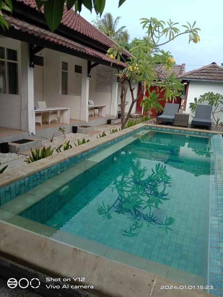 Villa Phyphy 3 กีลีตราวางัน ภายนอก รูปภาพ
